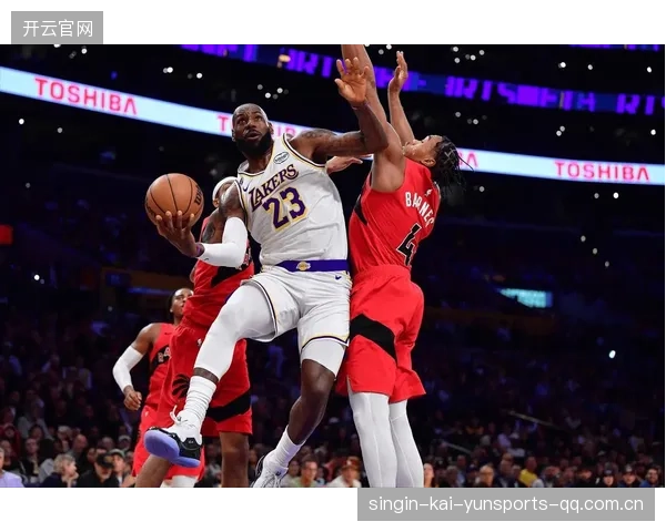 詹姆斯·詹姆斯的“神级助攻”秘籍：从训练营第四日视频看NBA超级球员的“空间感”与“爆发力”